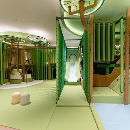 The Fullerton Ocean Park Hotel Hong Kong Extérieur photo The Children's Club on board of MSC Fantasia