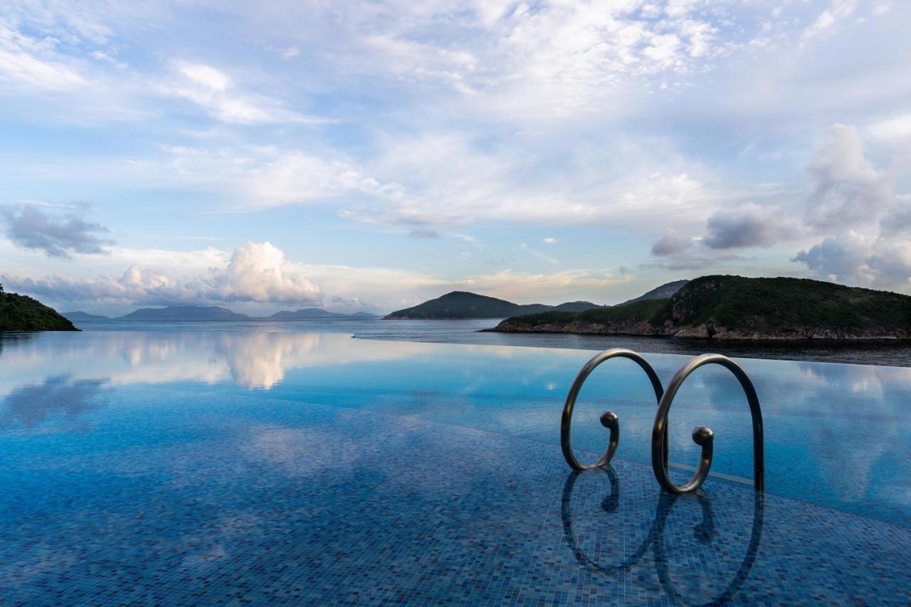 The Fullerton Ocean Park Hotel Hong Kong Extérieur photo Infinity pool at the Mandarin Oriental, Sanya