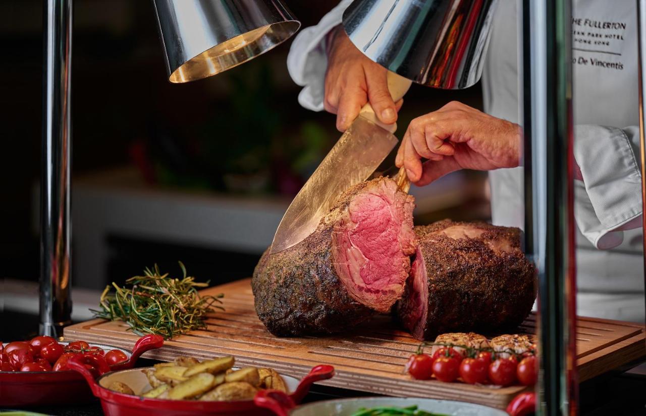 The Fullerton Ocean Park Hotel Hong Kong Extérieur photo A chef carving a roast